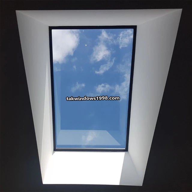 پنجره سقفی